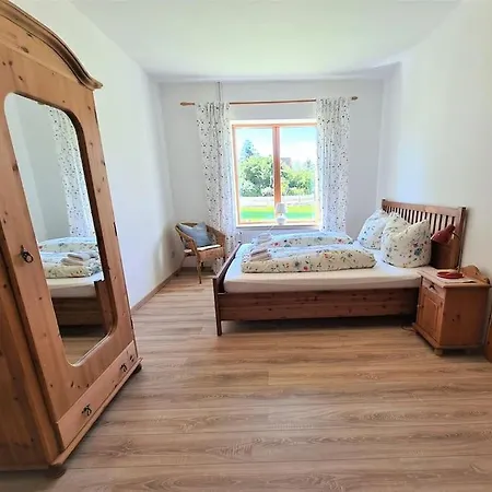 Ferienwohnung, Bis 6 Personen 100qm Daire