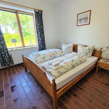 Daire Ferienwohnung, Bis 6 Personen 100qm *