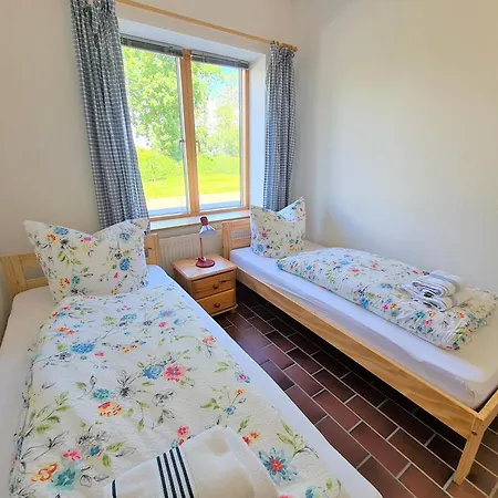 Daire Ferienwohnung, Bis 6 Personen 100qm *